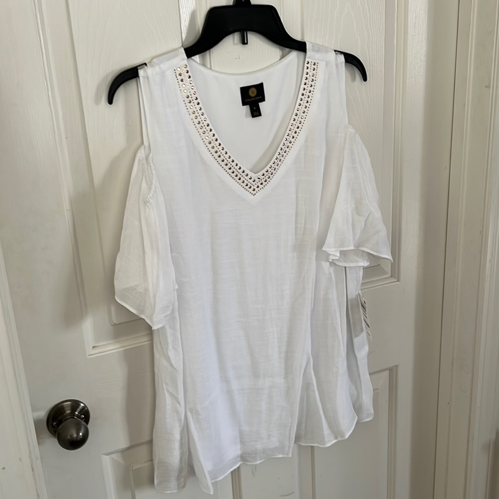 Cold shoulder blouse white with gold details new with tags